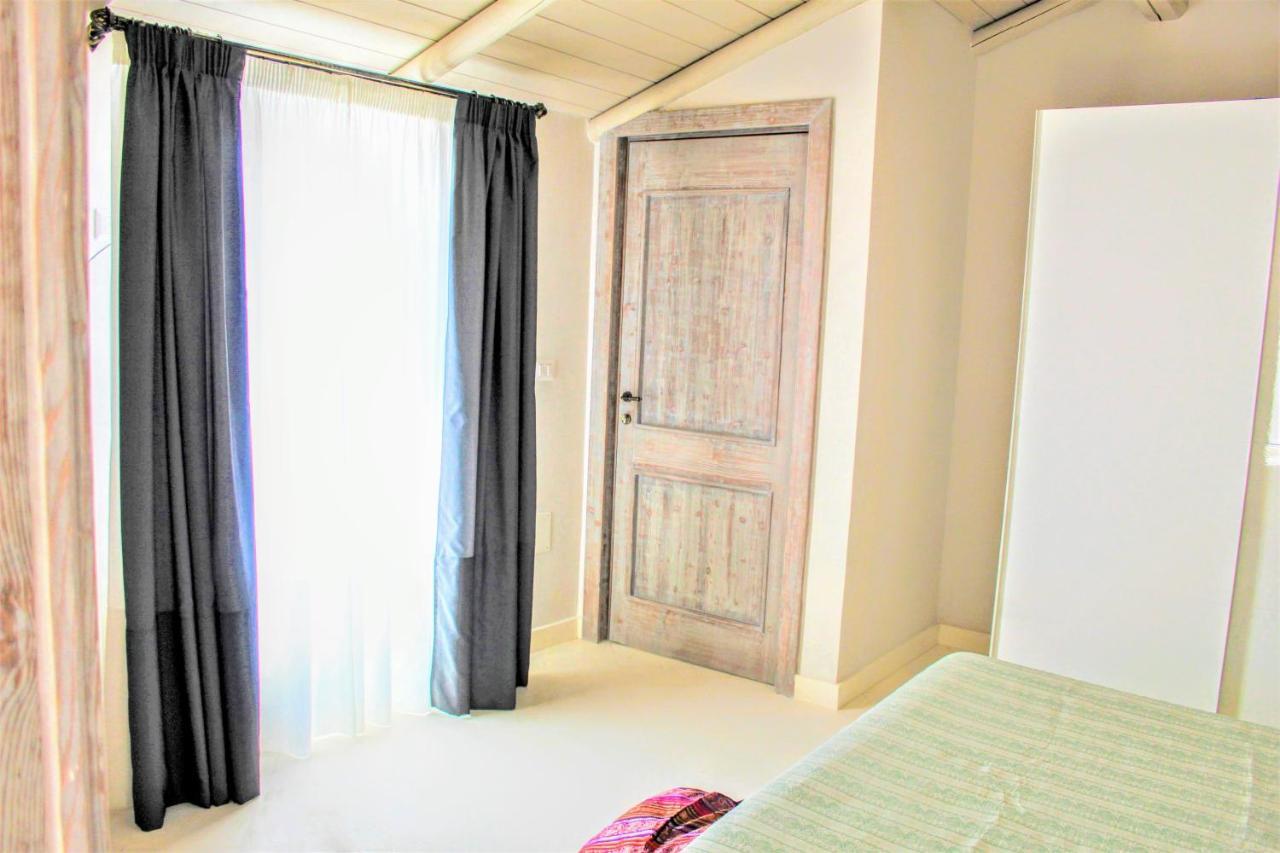 Dimora Vico Dei Nohi Bed & Breakfast เลชเช ภายนอก รูปภาพ