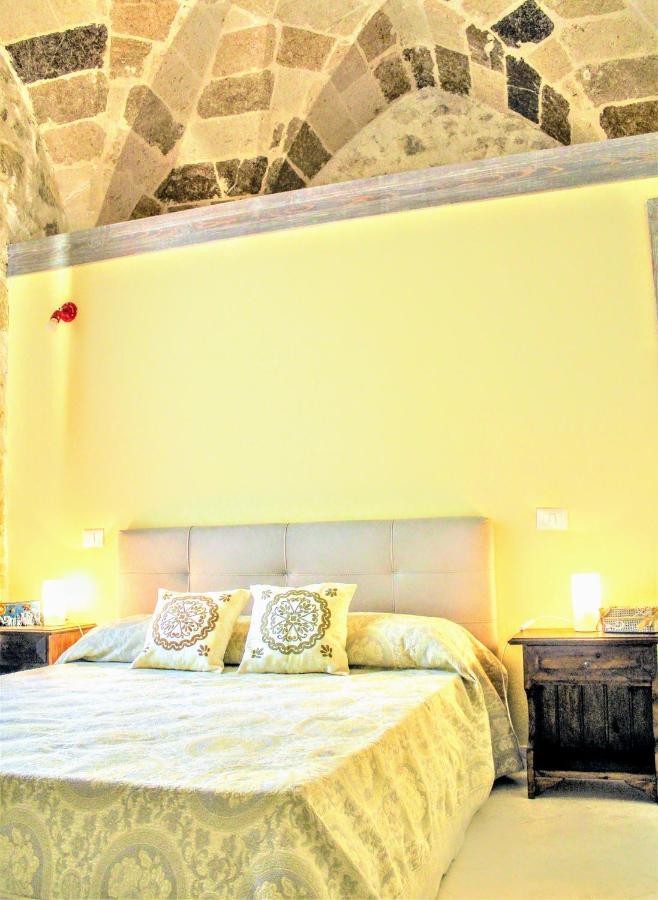 Dimora Vico Dei Nohi Bed & Breakfast เลชเช ภายนอก รูปภาพ