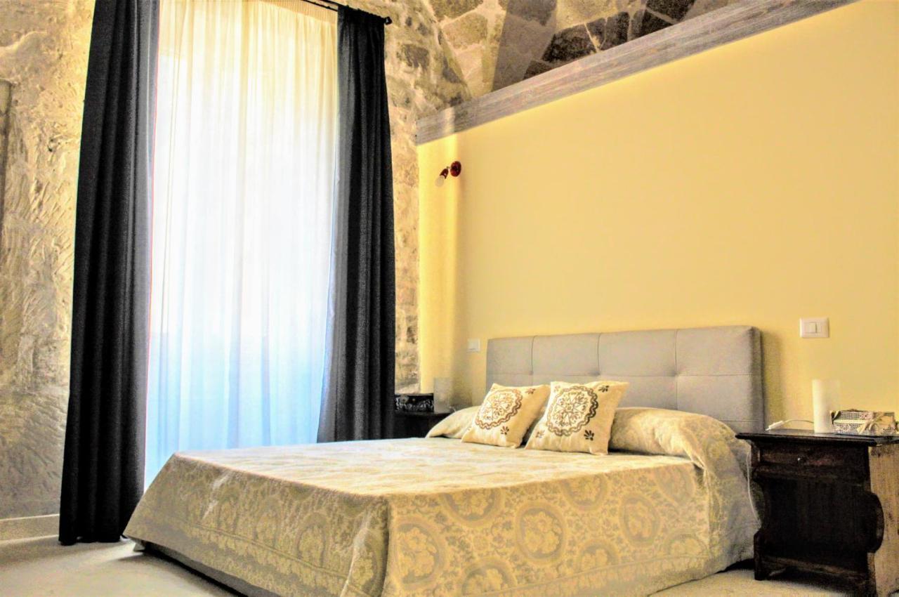 Dimora Vico Dei Nohi Bed & Breakfast เลชเช ภายนอก รูปภาพ