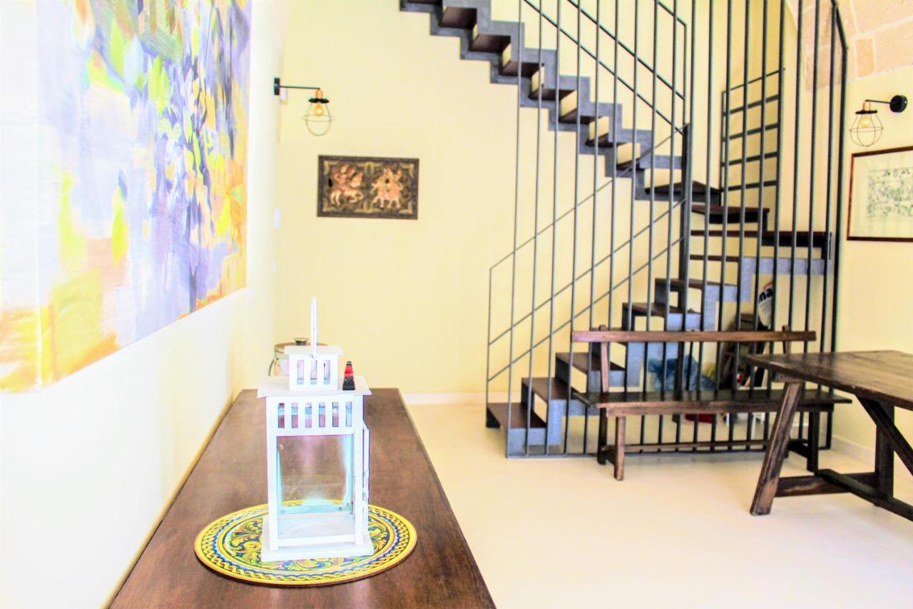Dimora Vico Dei Nohi Bed & Breakfast เลชเช ภายนอก รูปภาพ