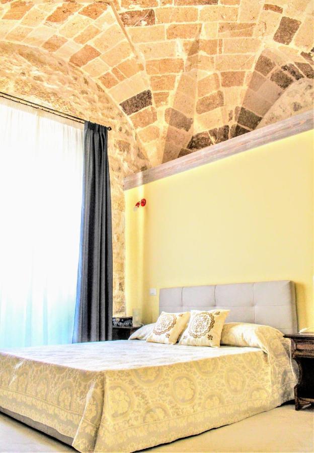 Dimora Vico Dei Nohi Bed & Breakfast เลชเช ภายนอก รูปภาพ