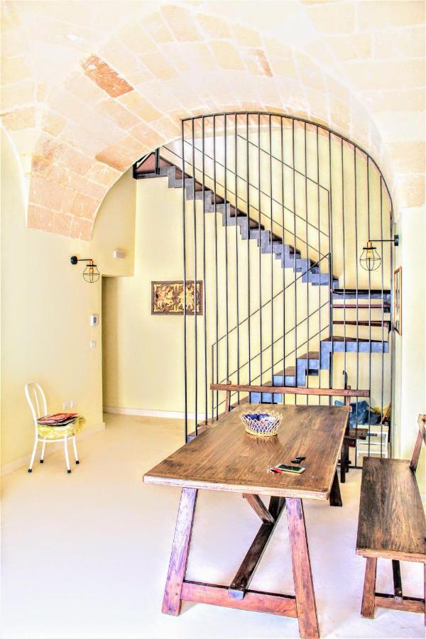Dimora Vico Dei Nohi Bed & Breakfast เลชเช ภายนอก รูปภาพ