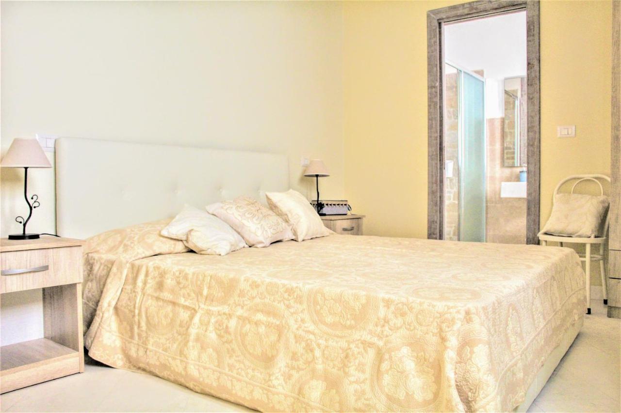 Dimora Vico Dei Nohi Bed & Breakfast เลชเช ภายนอก รูปภาพ