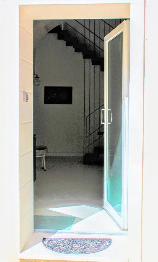 Dimora Vico Dei Nohi Bed & Breakfast เลชเช ภายนอก รูปภาพ