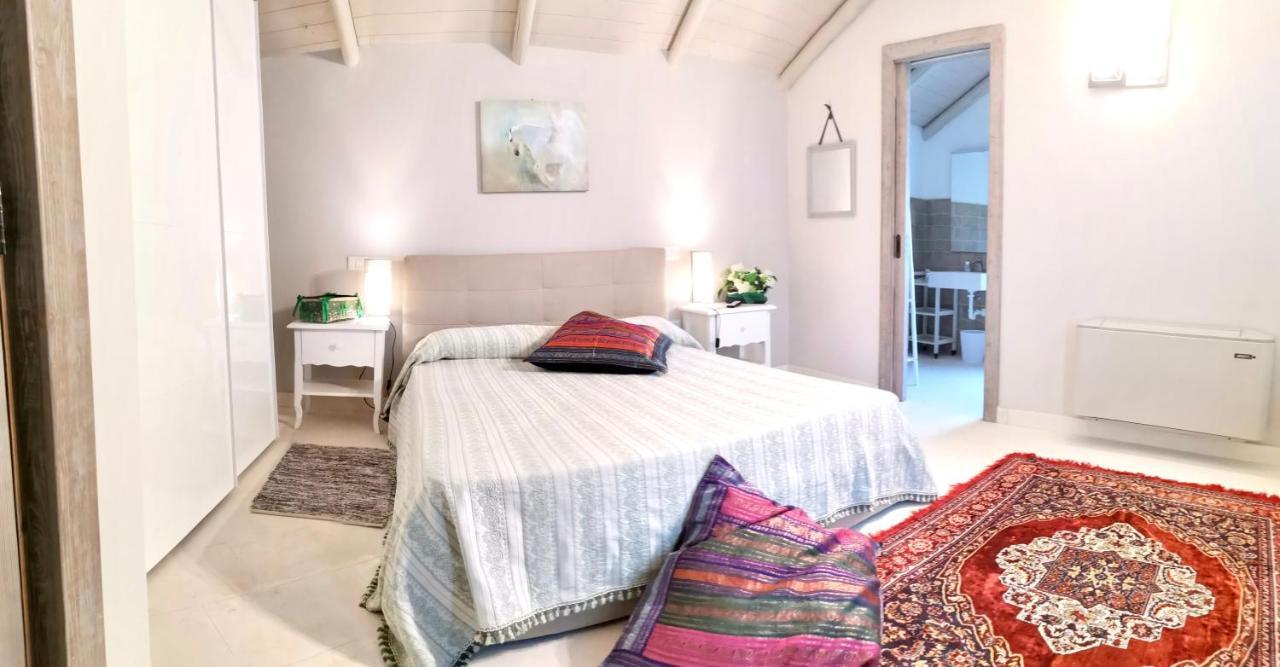Dimora Vico Dei Nohi Bed & Breakfast เลชเช ภายนอก รูปภาพ
